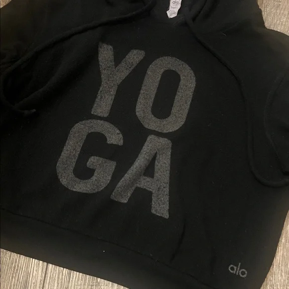 ALO Yoga Black YOGA Crop Hoodie - Picture 3 of 7